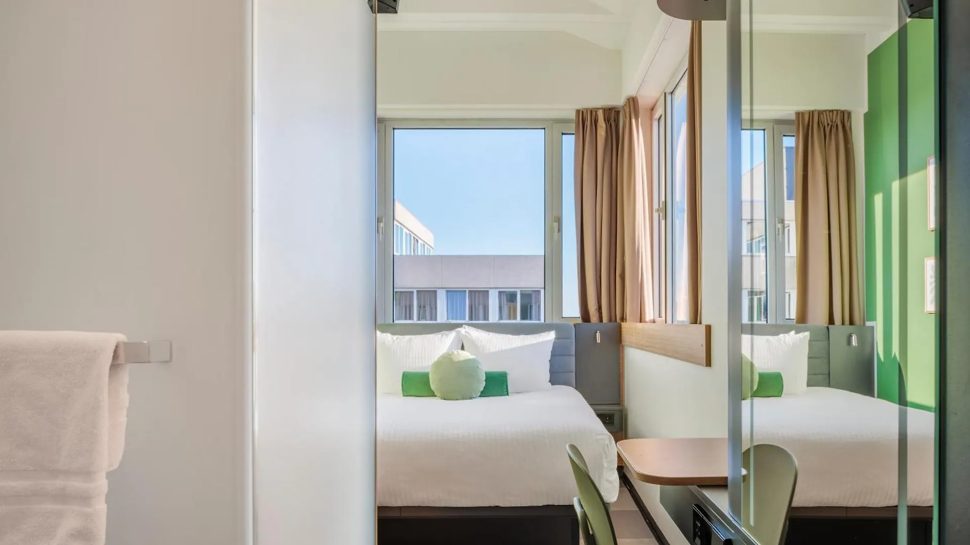 Maxhotel Amsterdam Airport Schiphol - Recently Renovated Hoofddorp Paesi Bassi