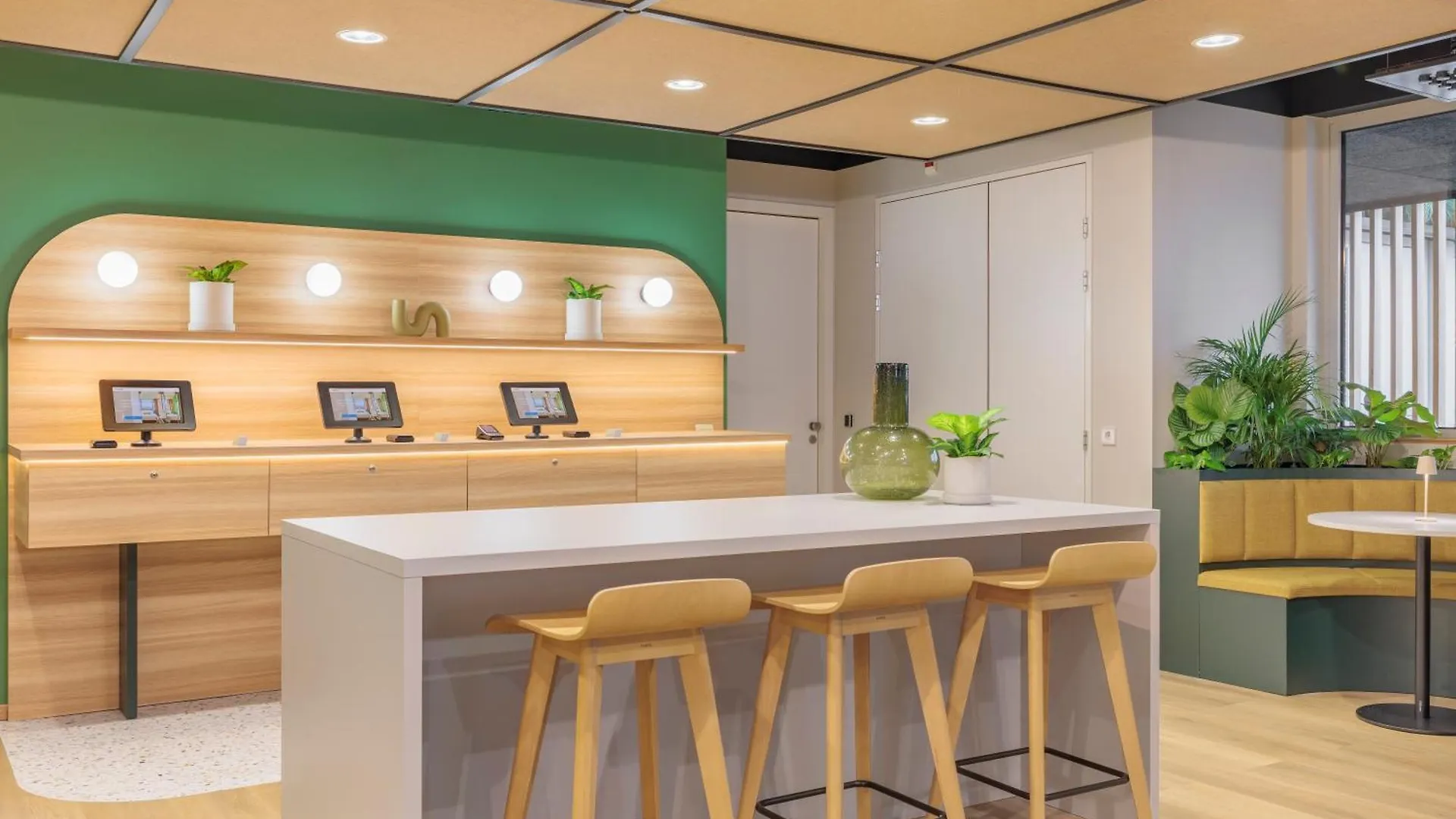 Hotell Maxhotel Amsterdam Airport Schiphol - Recently Renovated Hoofddorp